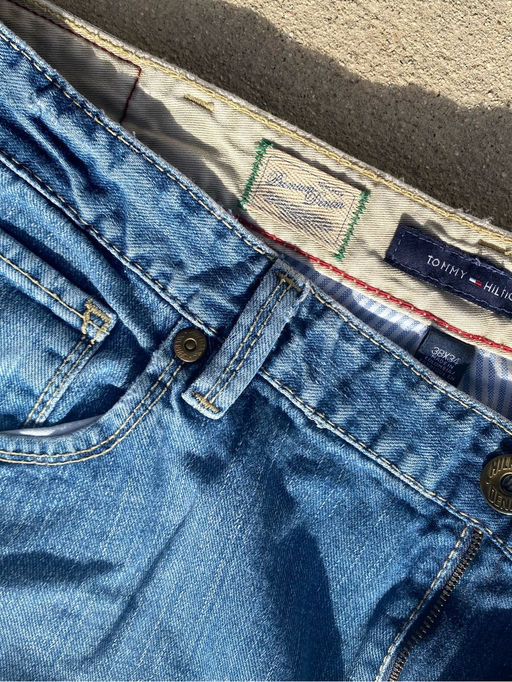 Tommy Hilfiger Men’s Blue Relaxed Denim Jeans
